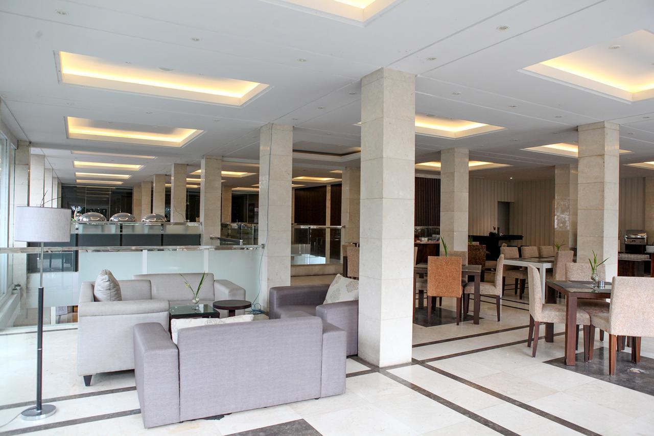 Reddoorz Premium @ Ciumbuleuit Atas Hotel 4*
