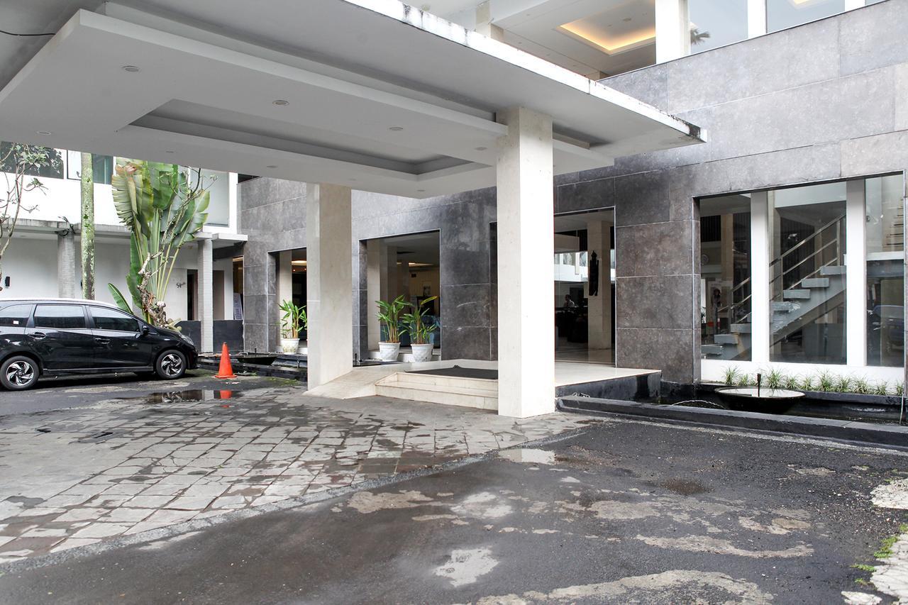 Reddoorz Premium @ Ciumbuleuit Atas 4* Bandung