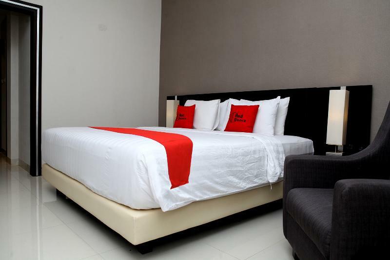 Reddoorz Premium @ Ciumbuleuit Atas 4*