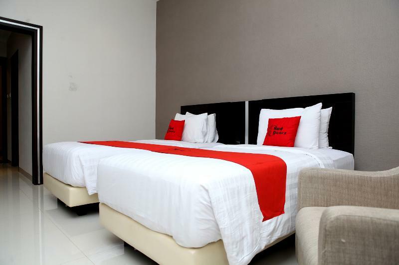 Reddoorz Premium @ Ciumbuleuit Atas 4*